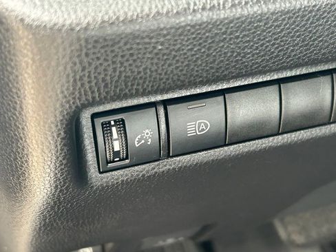 Used 2021 Toyota RAV4 XLE w/ Convenience Package AWD/4WD image 26