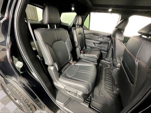 Used 2024 Honda Pilot TrailSport image 24