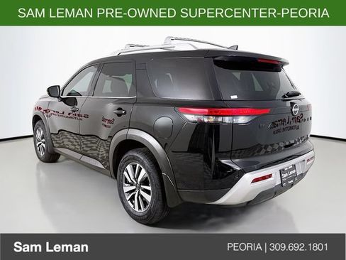 Used 2023 Nissan Pathfinder SL w/ Black Appearance Package AWD/4WD image 5