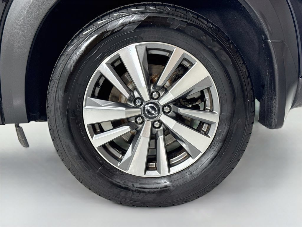 Used 2023 Nissan Pathfinder SL w/ Black Appearance Package AWD/4WD image 9