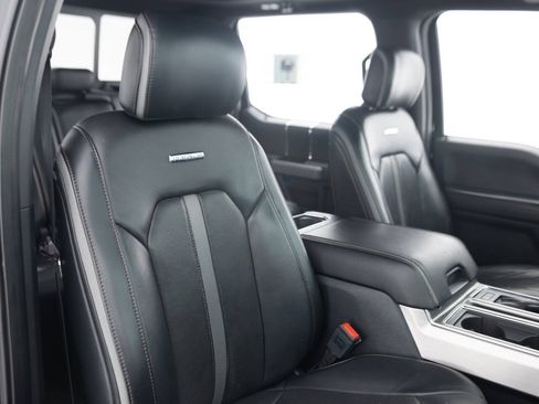 Used 2018 Ford F150 Platinum w/ Equipment Group 701A Luxury AWD/4WD image 33
