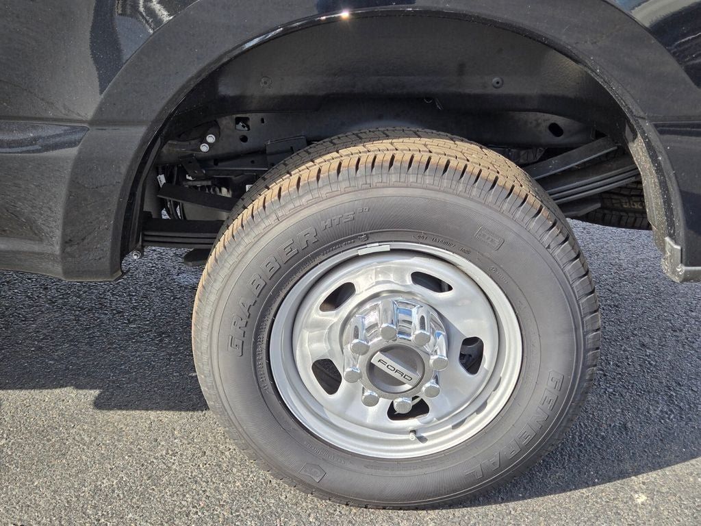 New 2025 Ford F350 XL w/ XL Chrome Package RWD image 8