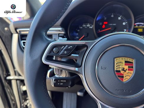 Used 2021 Porsche Macan image 20