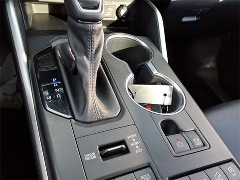 Certified 2022 Toyota Highlander XLE image 24