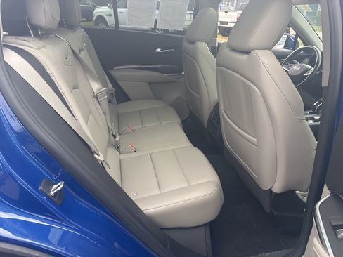 Used 2021 Cadillac XT4 Luxury w/ Cold Weather Package AWD/4WD image 32