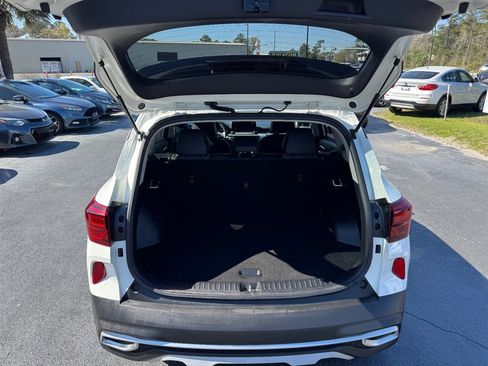 Used 2022 Kia Seltos S image 23