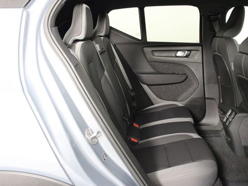 Certified 2023 Volvo XC40 Recharge Core image 27