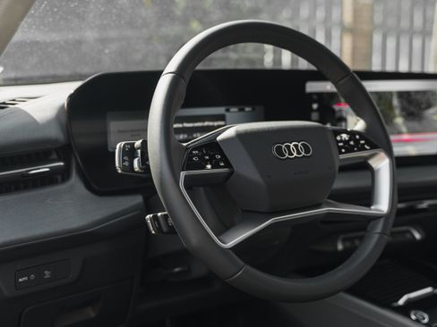 Certified 2026 Audi Q3 quattro 2.0T AWD/4WD image 8