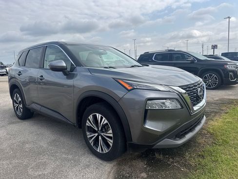 Used 2022 Nissan Rogue SV AWD/4WD image 3