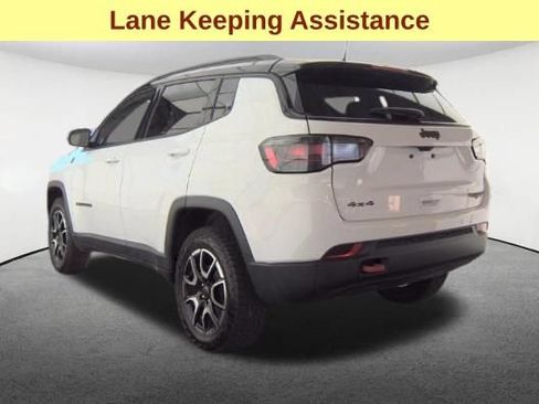 Used 2025 Jeep Compass Trailhawk w/ Trailhawk Elite Group AWD/4WD image 8