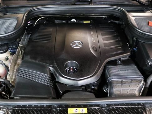 Used 2024 Mercedes-Benz GLE 450 4MATIC w/ AMG Line Exterior image 29