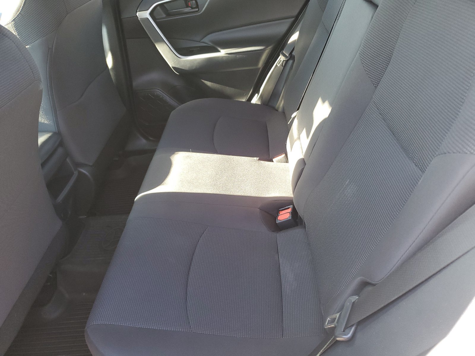 Certified 2021 Toyota RAV4 LE AWD/4WD image 13