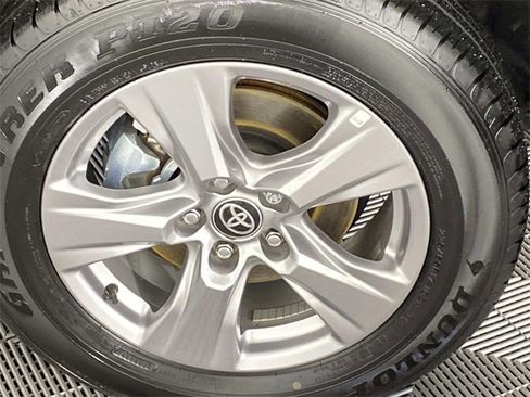 Used 2025 Toyota RAV4 XLE w/ Convenience Package image 29