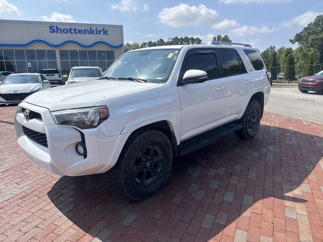 Used 2018 Toyota 4Runner SR5 Premium AWD/4WD image 4