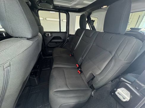 Used 2021 Jeep Wrangler Unlimited Sahara w/ Uconnect 4C Nav & Sound Group AWD/4WD image 20