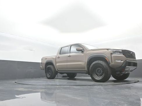 Used 2022 Nissan Frontier PRO-4X AWD/4WD image 32