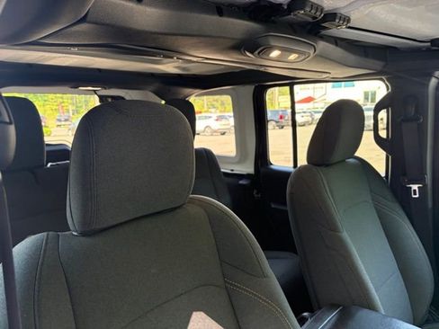 Used 2025 Jeep Wrangler Unlimited Sport AWD/4WD image 26