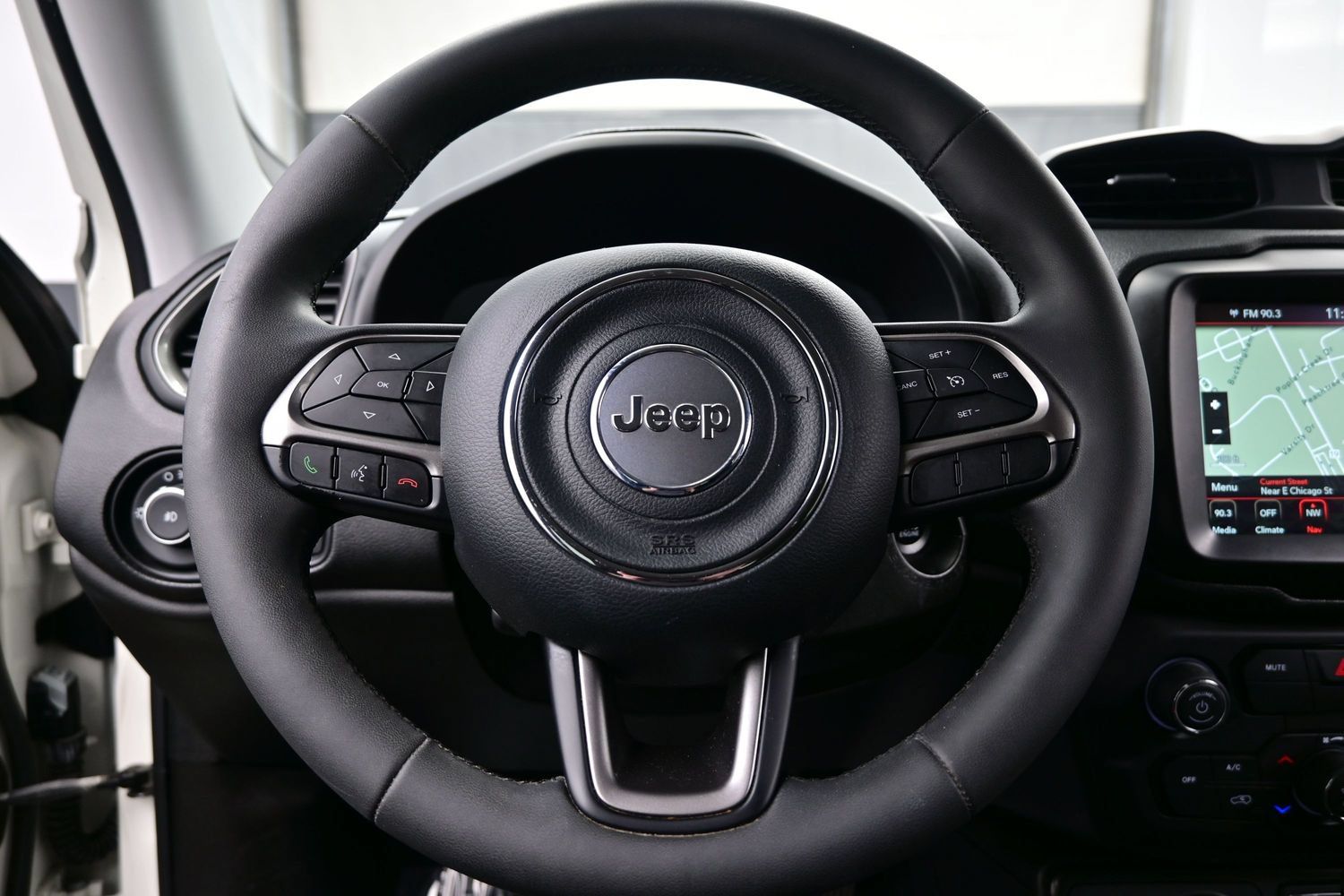 Used 2022 Jeep Renegade Latitude AWD/4WD image 25