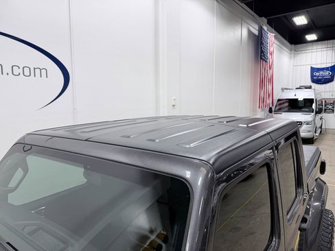 Used 2022 Jeep Gladiator Sport AWD/4WD image 14