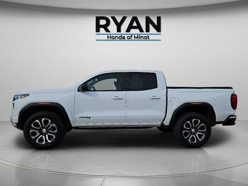 Used 2024 GMC Canyon AT4 w/ Technology Package AWD/4WD image 10