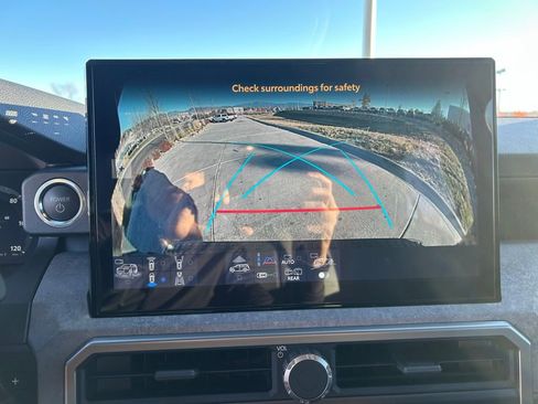 Used 2025 Toyota 4Runner Trailhunter image 22