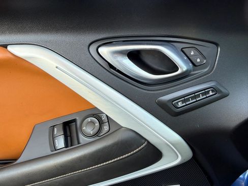 Used 2021 Chevrolet Camaro SS RWD image 29