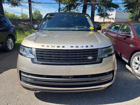 Used 2024 Land Rover Range Rover SE AWD/4WD image 1