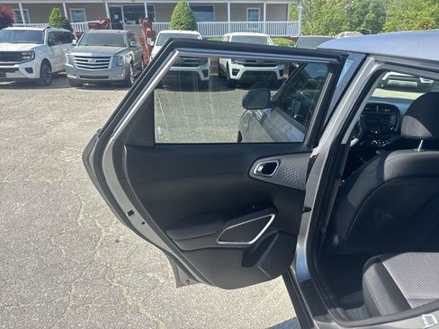 Used 2024 Kia Soul LX w/ Option Group 015 image 22