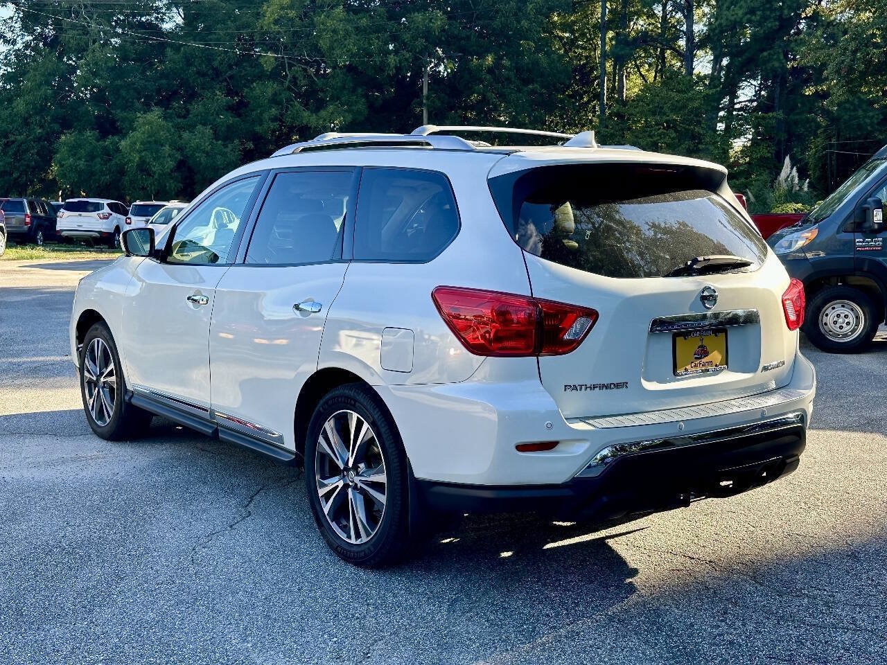 Used 2020 Nissan Pathfinder Platinum FWD image 5