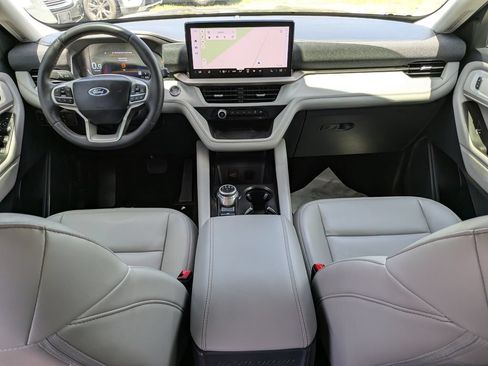Used 2026 Ford Explorer Active w/ Active Comfort Package RWD image 13