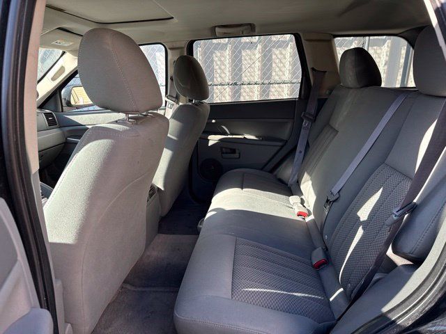 Used 2006 Jeep Grand Cherokee Laredo AWD/4WD image 7
