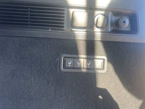 Used 2023 Jeep Grand Wagoneer Series III image 25