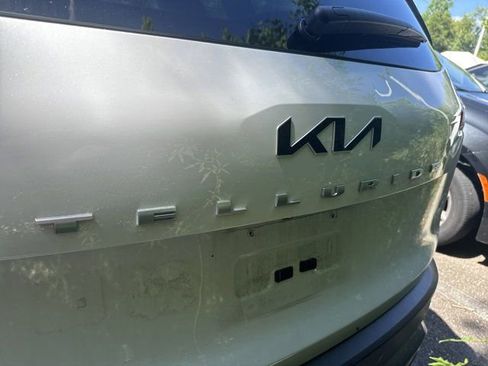Used 2022 Kia Telluride SX w/ Towing Package FWD image 7