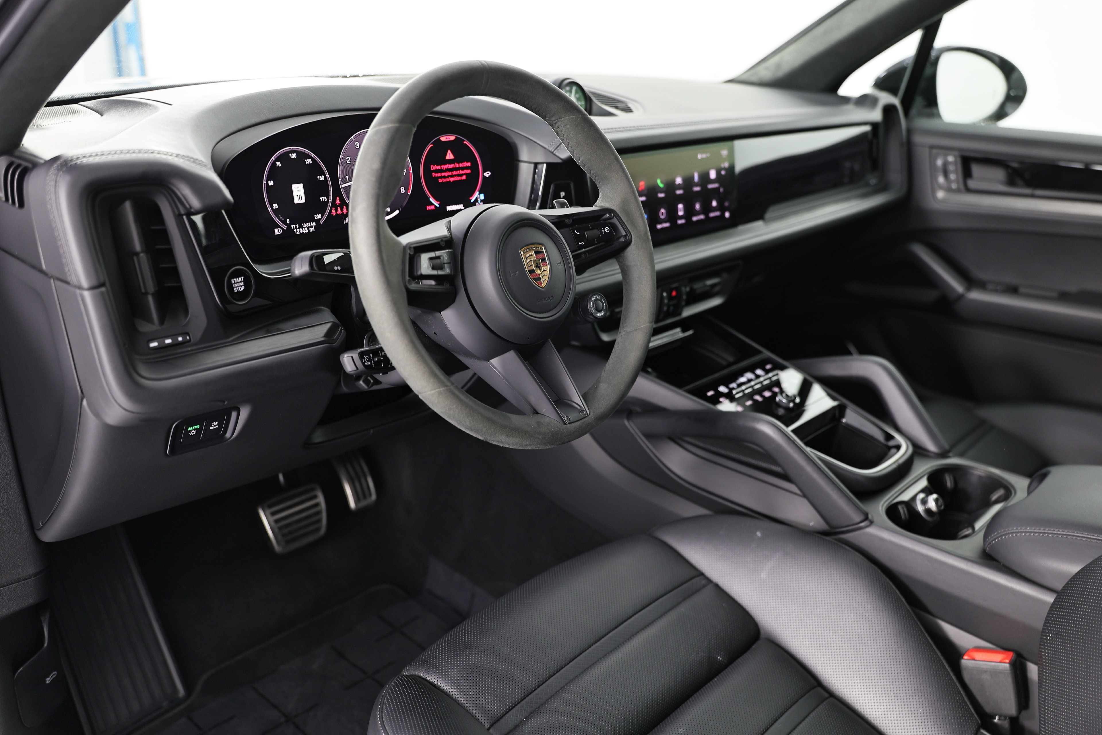 Certified 2025 Porsche Cayenne GTS AWD/4WD image 4