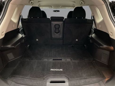 Used 2015 Nissan Rogue SV image 12