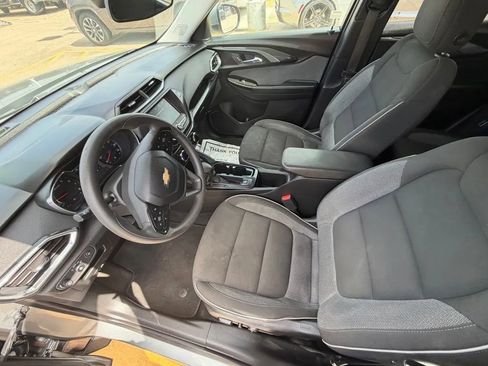 Used 2023 Chevrolet TrailBlazer LT FWD image 24