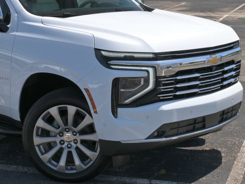 New 2026 Chevrolet Suburban Premier AWD/4WD image 38