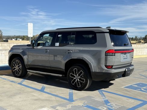 New 2026 Lexus GX 550 image 9