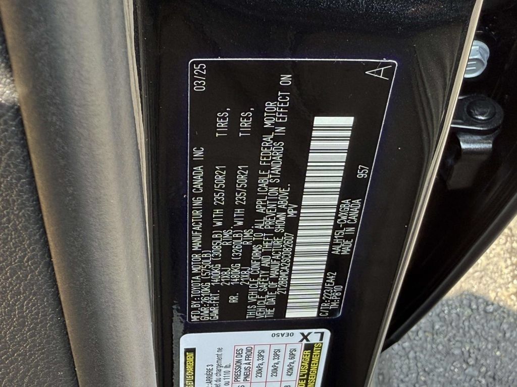 Used 2025 Lexus RX 350h w/ Accessory Package AWD/4WD image 31