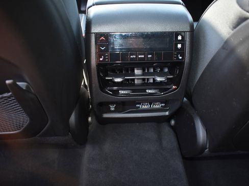 Used 2025 Jeep Grand Cherokee L Overland w/ Advanced Protech Group III AWD/4WD image 32