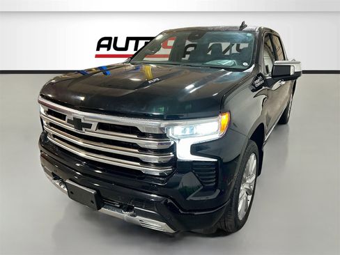 Used 2022 Chevrolet Silverado 1500 High Country w/ High Country Premium Package image 3