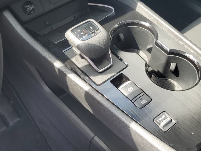 Certified 2025 Nissan Rogue SL w/ SL Premium Package FWD image 18