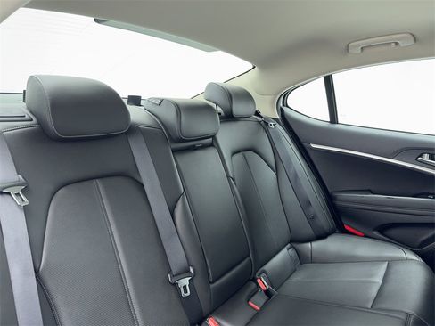 Used 2025 Genesis G70 2.5T image 49