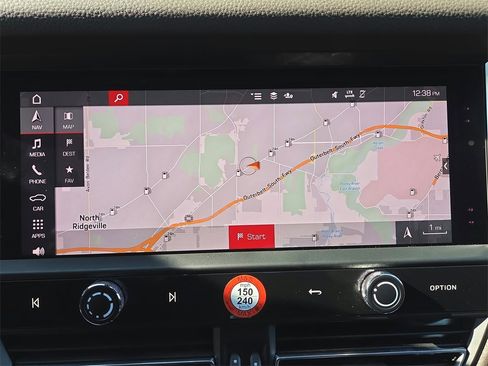 Used 2023 Porsche Macan S image 11