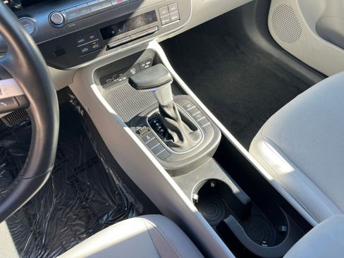 Used 2025 Hyundai Kona SEL image 37