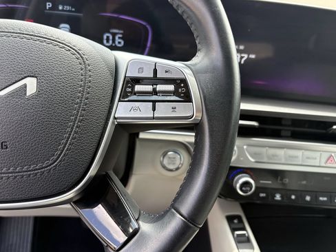 Used 2025 Kia Telluride S FWD image 17