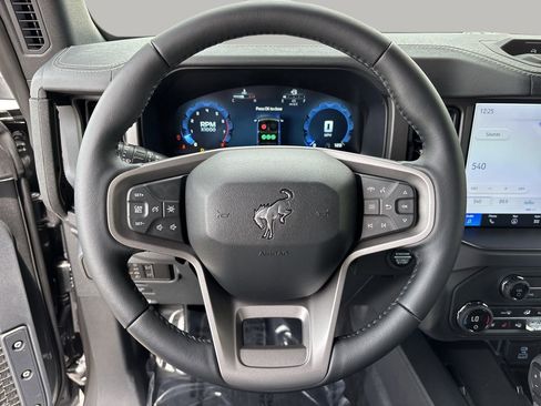 New 2025 Ford Bronco Badlands image 30