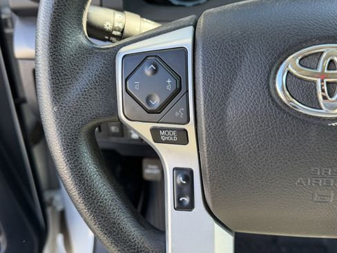 Used 2021 Toyota Tundra 4x4 CrewMax image 21