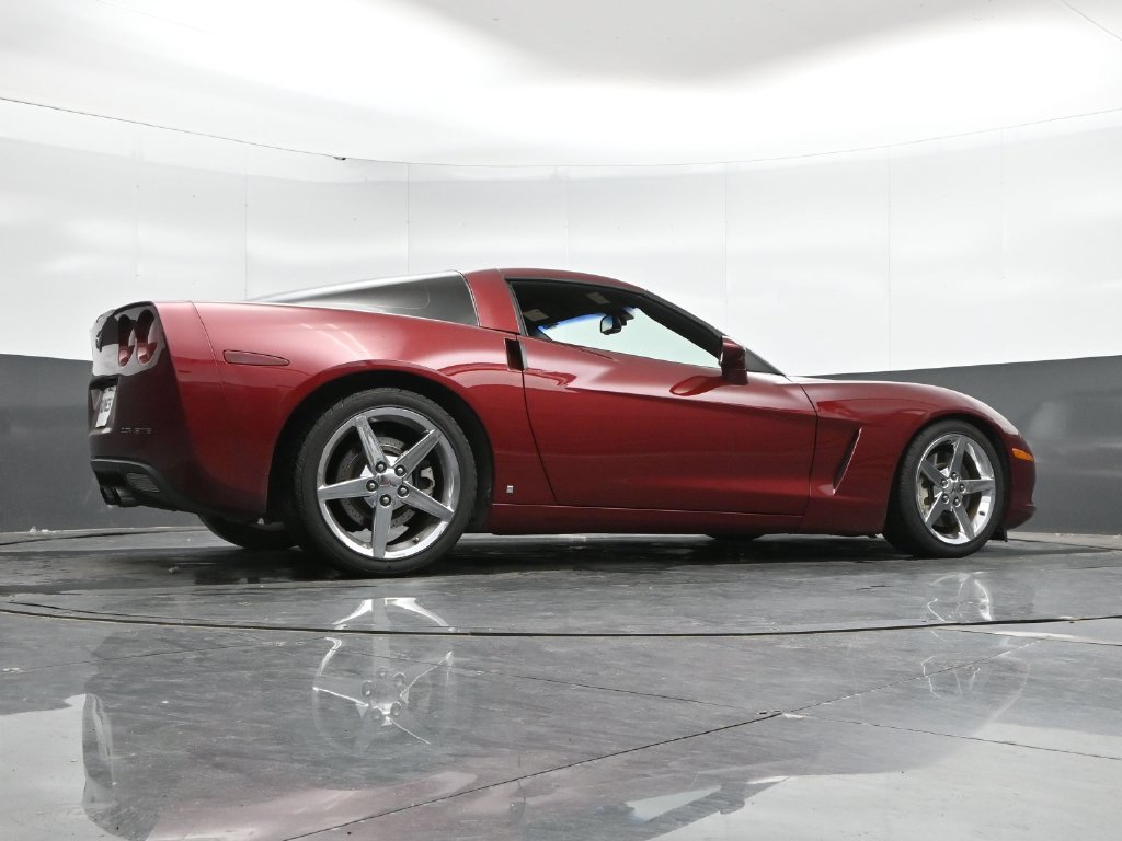 Used 2007 Chevrolet Corvette Coupe w/ Preferred Equipment Group RWD image 32