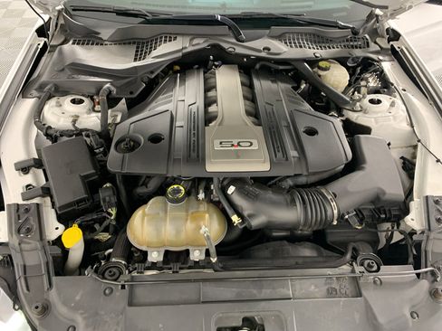Used 2018 Ford Mustang GT Premium w/ Equipment Group 401A RWD image 11